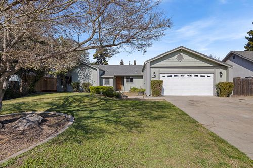 3142 E Race Ave, Visalia, CA, 93292-6858 | Card Image