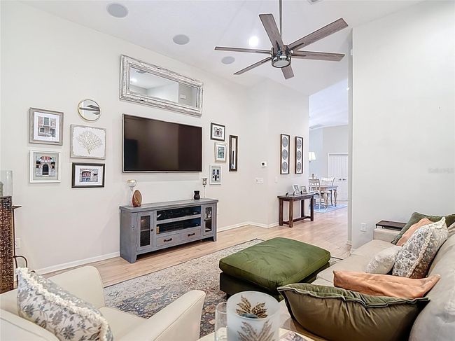 living room 1 | Image 7