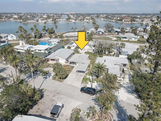 13313 2 Nd St E, House other with 2 bedrooms, 1 bathrooms and null parking in Madeira Beach FL | Image 44