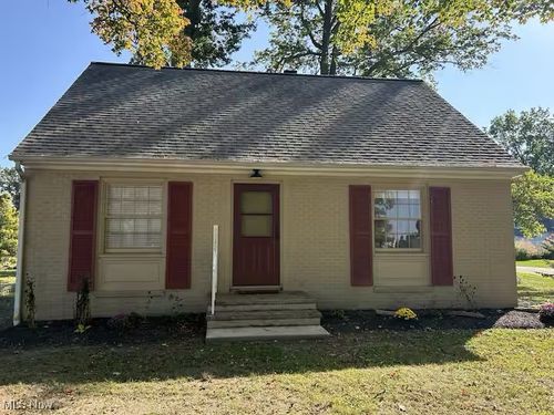 2542 W 8th St, Ashtabula, OH, 44004-2332 | Card Image