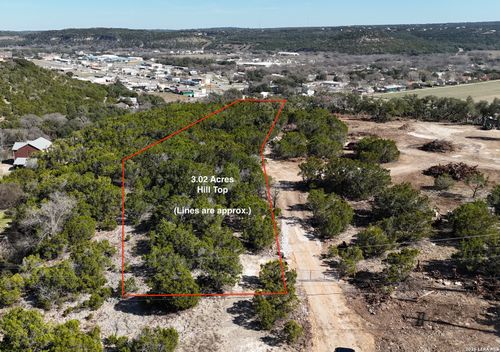 3050 Skyline Dr, Canyon Lake, TX, 78133-4846 | Card Image