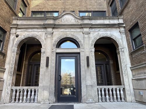 apt-206-680 Delaware St, Detroit, MI, 48202-4421 | Card Image