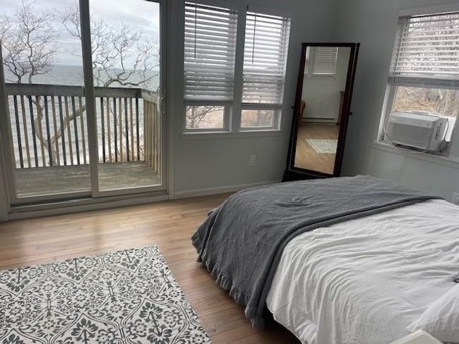 23 Park Pl, House other with 2 bedrooms, 2 bathrooms and null parking in Baiting Hollow NY | Image 6