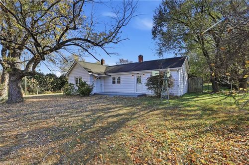 3868 Grayson Dr, Winston Salem, NC, 27107-6502 | Card Image