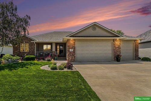 1119 Applewood Dr, Fremont, NE, 68025-6283 | Card Image