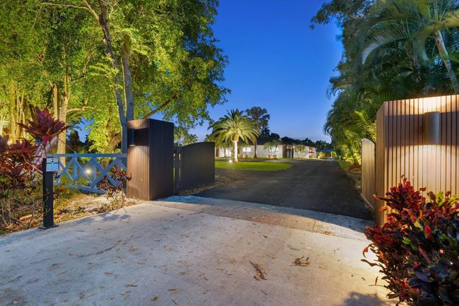 13900 Mustang Trl, House other with 5 bedrooms, 6 bathrooms and null parking in Southwest Ranches FL | Image 4