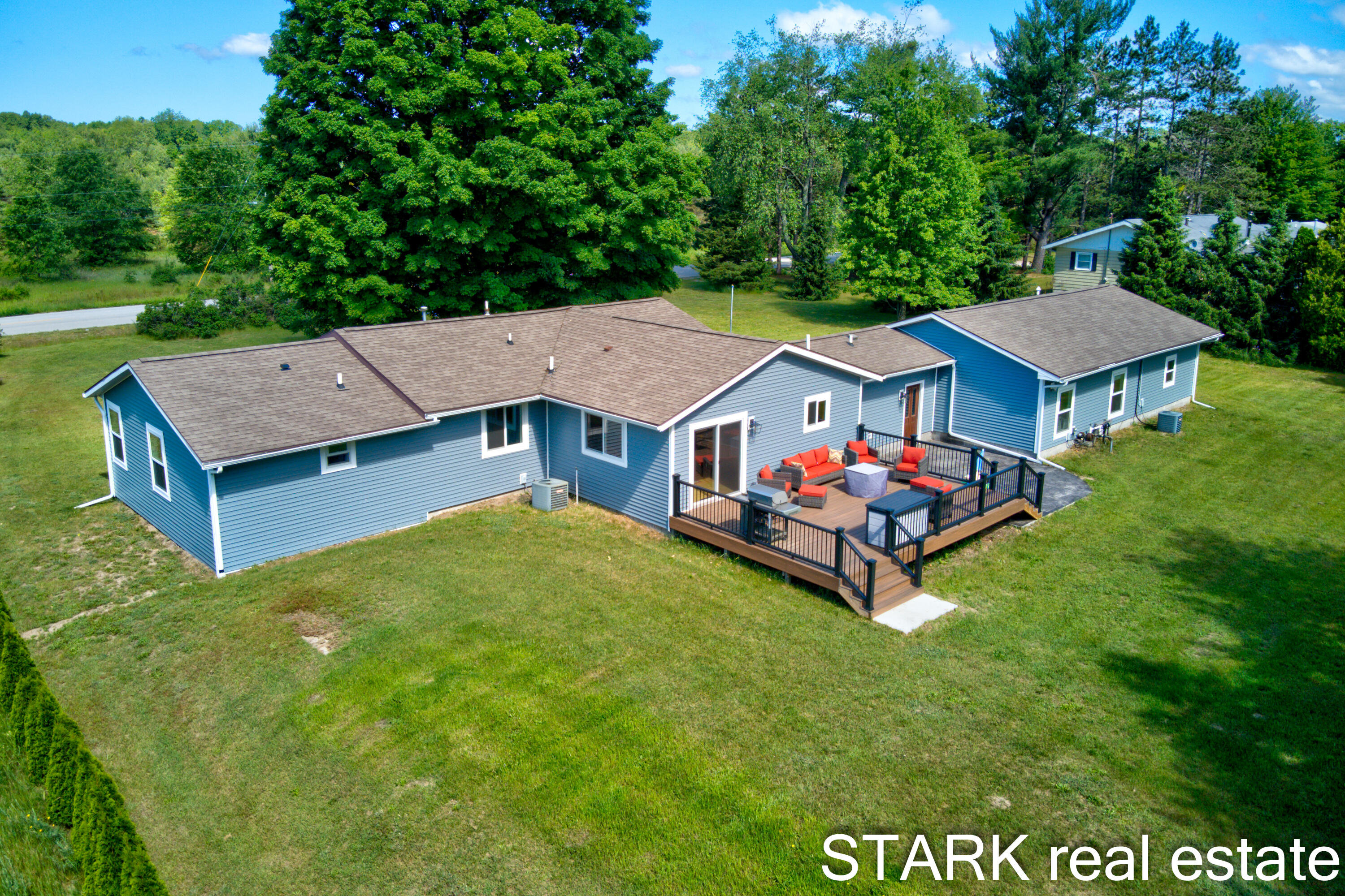 Hyde Park Rd, Muskegon, MI 49445