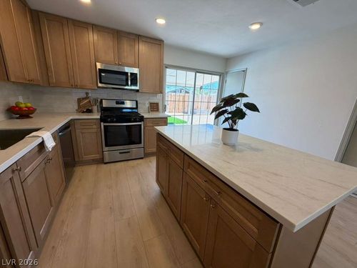 308 Duke Cir, Las Vegas, NV, 89107-1208 | Card Image