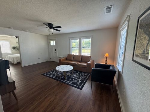 108 Nw 30th St, Fort Worth, TX, 76106-5846 | Card Image