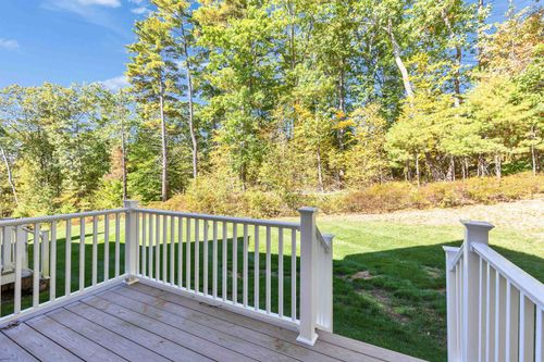 2-163 Woodview Way, Manchester, NH, 03102-8440 | Card Image