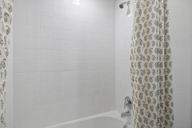 827 Arnold Loop, House other with 3 bedrooms, 2 bathrooms and 2 parking in Uhland TX | Image 30