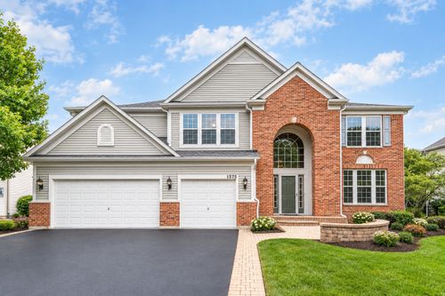 1575 Mcclellan Dr, Lindenhurst, IL, 60046-1803 | Card Image