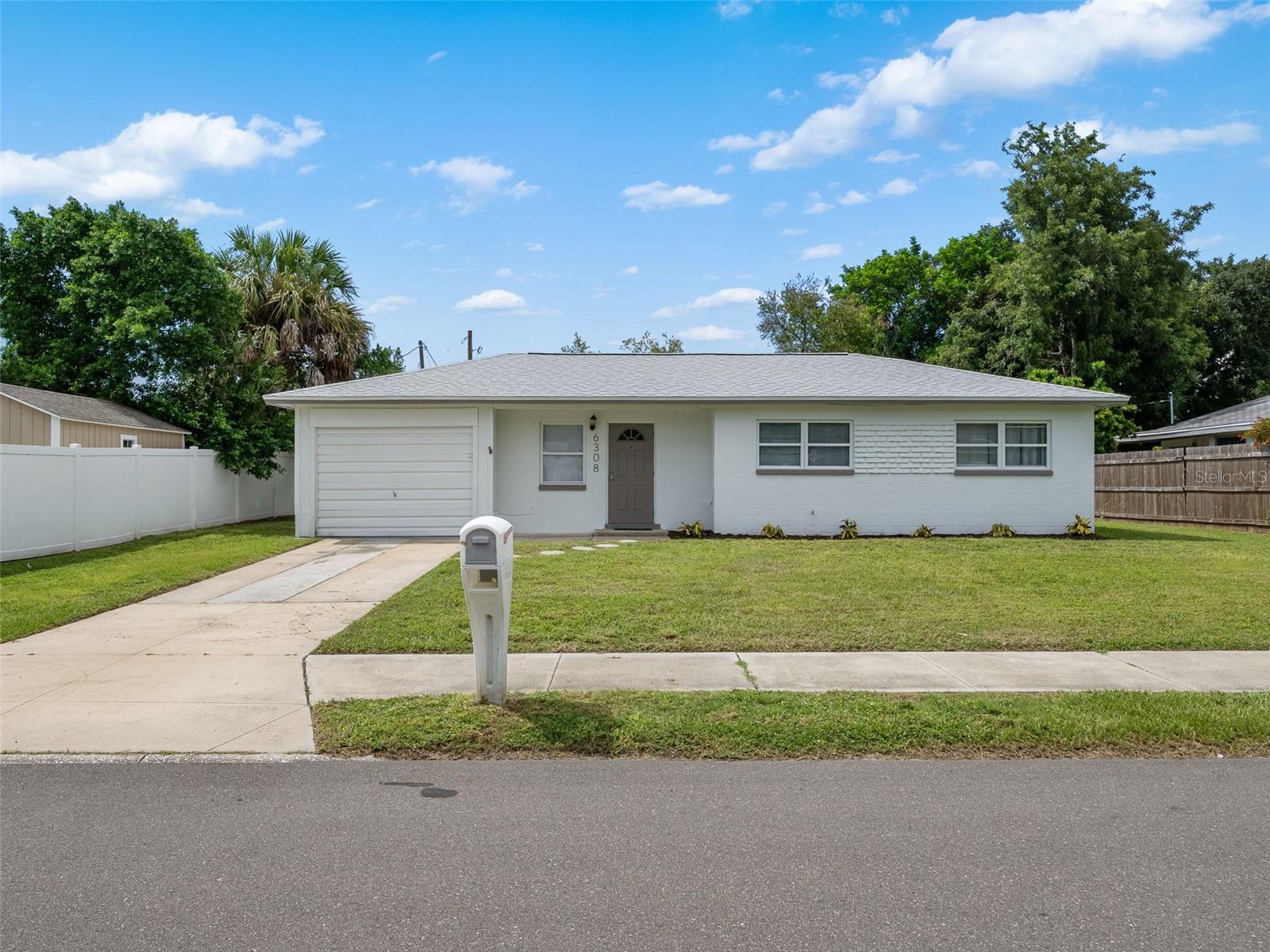 Columbia Dr, Bradenton, FL 34207