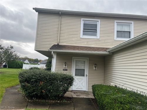 b-2992 Ivy Hill Cir, Cortland, OH, 44410-9349 | Card Image