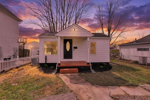 821 Jones Ave, Newark, OH, 43055-6731 | Card Image