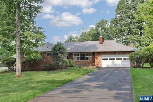 91 Rose Ave, Woodcliff Lake, NJ, 07677-7950 | Card Image