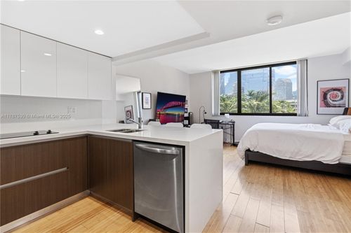 apt-407-540 Brickell Key Dr, Miami, FL, 33131-2637 | Card Image