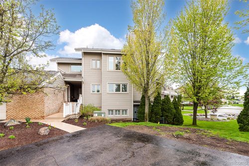 21100 Boulder Cir, Northville, MI, 48167-2732 | Card Image