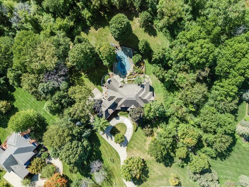 630 Sheldon Ct, Oakland Twp, MI, 48306-2167 | Card Image