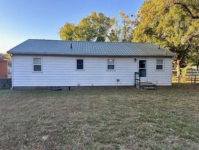 120 W Sentinel Street, House other with 2 bedrooms, 1 bathrooms and null parking in Nevada MO | Image 3