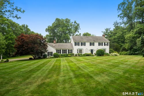667 Carter St, New Canaan, CT, 06840-5022 | Card Image
