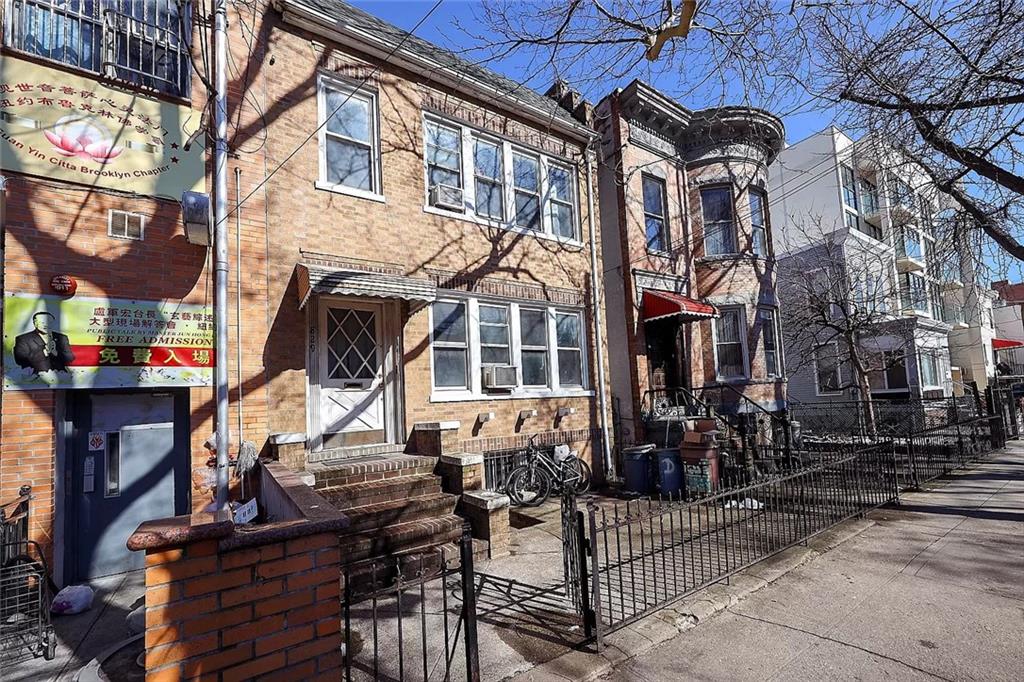 54th St, Brooklyn, NY 11220