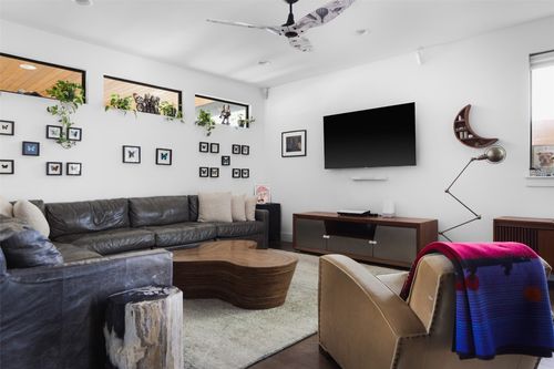 a-4420 Mount Vernon Dr, Austin, TX, 78745-1056 | Card Image