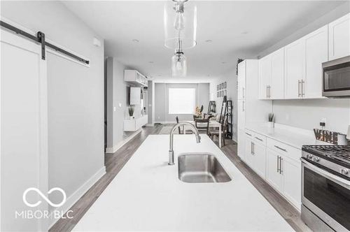 28 Central Greens Blvd, Indianapolis, IN, 46222-2563 | Card Image