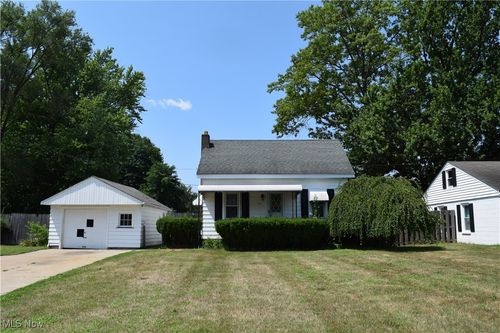 230 Chestnut St, Painesville, OH, 44077-2719 | Card Image
