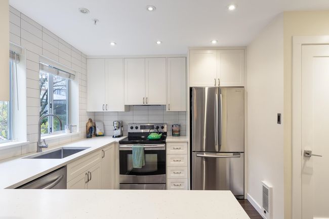 102 - 1860 W 6 Th Ave, Townhouse with 2 bedrooms, 1 bathrooms and 1 parking in Vancouver BC | Image 8