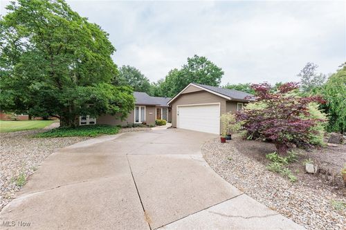 15275 Forest Park Dr, Strongsville, OH, 44136-3631 | Card Image