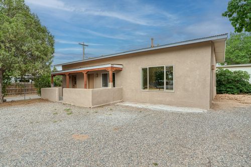 720 School St, Espanola, NM, 87532-9401 | Card Image