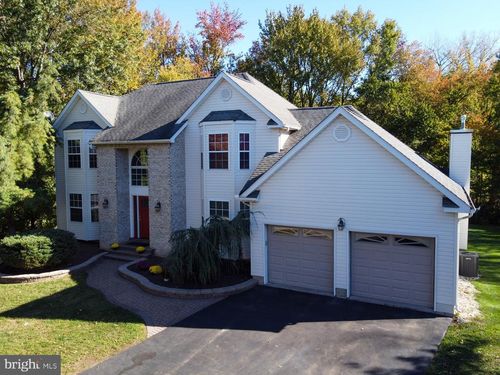 9 Noa Ct, Hamilton Square, NJ, 08690-3643 | Card Image