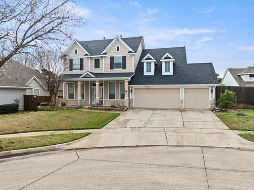 2412 Aramic Ct, Arlington, TX, 76001-8124 | Card Image