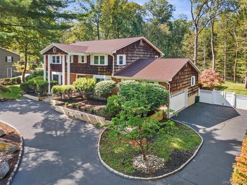 48 Woodhaven Dr, New City, NY, 10956-4437 | Card Image