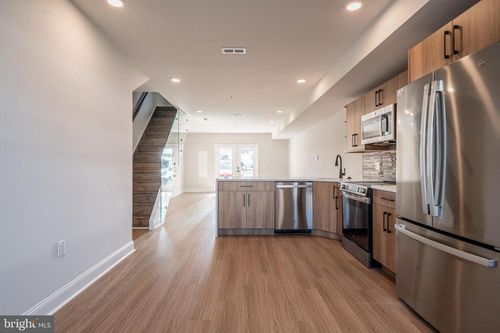 a95-4013 Marilyn Dr, PHILADELPHIA, PA, 19131-2722 | Card Image