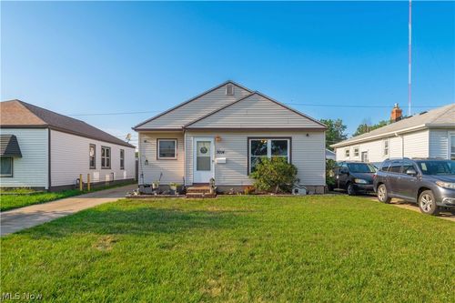 3014 Center Dr, Parma, OH, 44134-4606 | Card Image