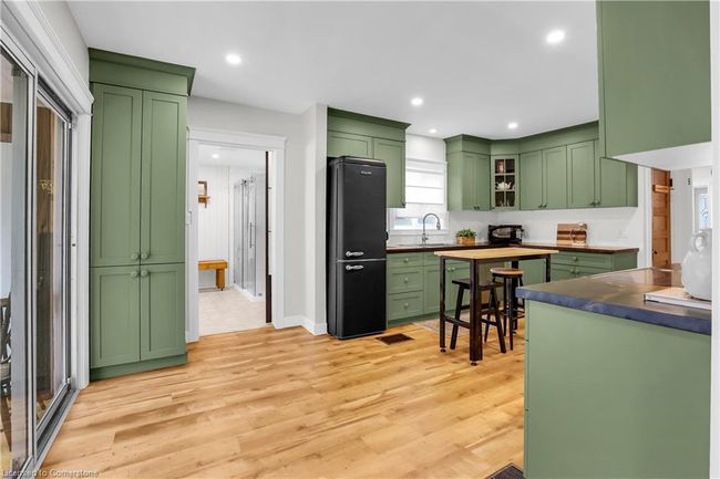 2 Kidd Ave, House other with 4 bedrooms, 2 bathrooms and 2 parking in Grimsby ON | Image 12