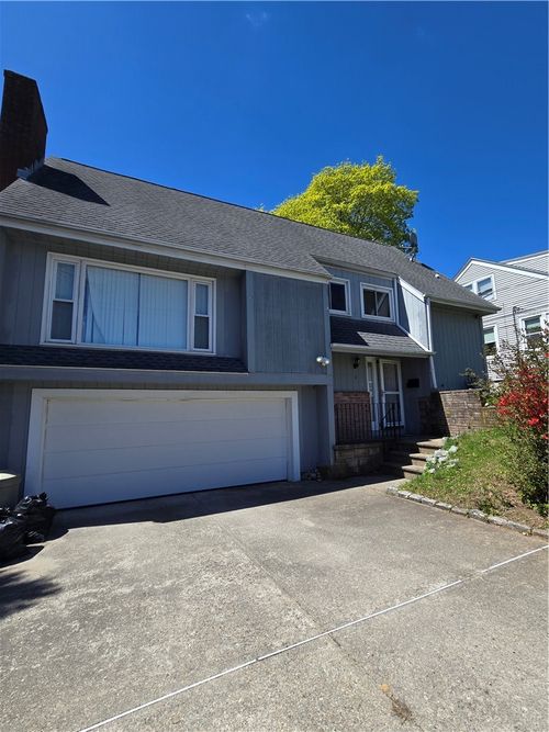 3 Hemlock Dr, Johnston, RI, 02919-6915 | Card Image