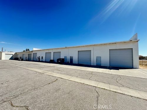 h-13580 Nomwaket Rd, Apple Valley, CA, 92308-5733 | Card Image
