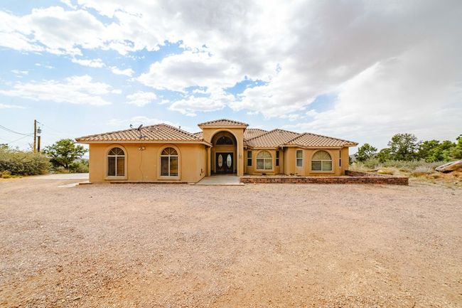 Front of Structure | Image 6