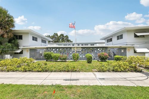 apt-22-12665 Ne 16th Ave, North Miami, FL, 33161-5290 | Card Image