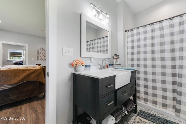 2ND MASTER & BATH AND BATH | Image 19