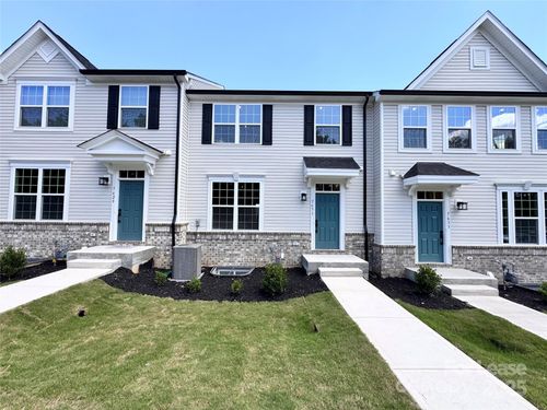 7631 Griffins Gate Dr Sw, Concord, NC, 28025-1628 | Card Image