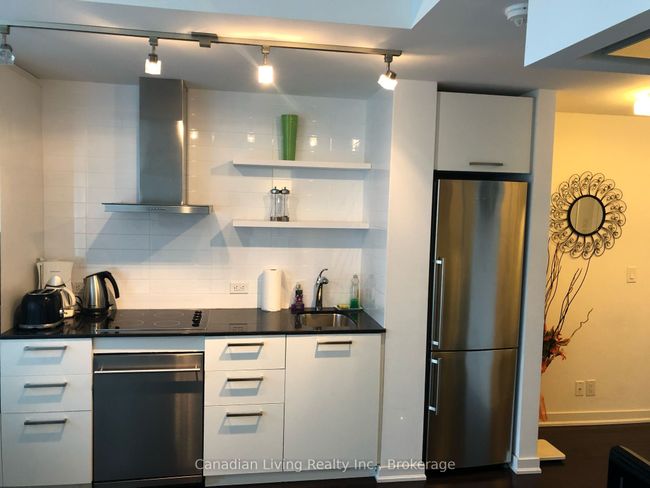 3901 - 12 York St, Condo with 1 bedrooms, 1 bathrooms and null parking in Toronto ON | Image 5