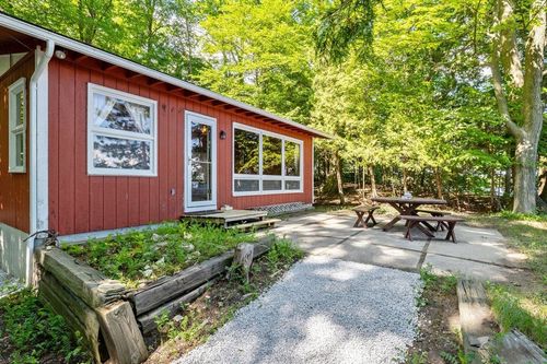 101 Cedarvale Est, Alburgh, VT, 05440-6603 | Card Image