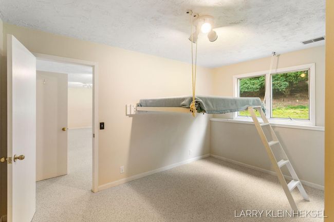 569 Appletree Dr, Condo with 3 bedrooms, 2 bathrooms and null parking in Holland MI | Image 28