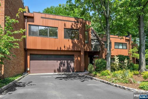 12 Kira Ln, Englewood, NJ, 07631-3735 | Card Image