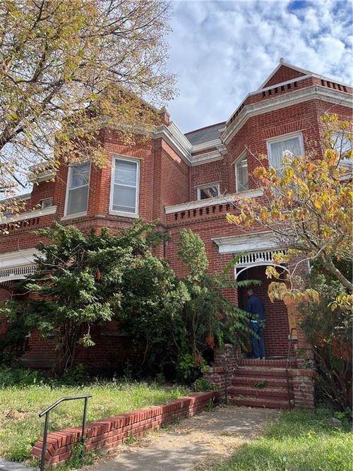 303 N 8th St, Saint Joseph, MO, 64501-1926 | Card Image