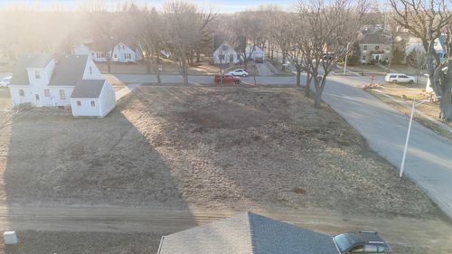 518 Ne Park St, Luverne, MN, 56156-1231 | Card Image